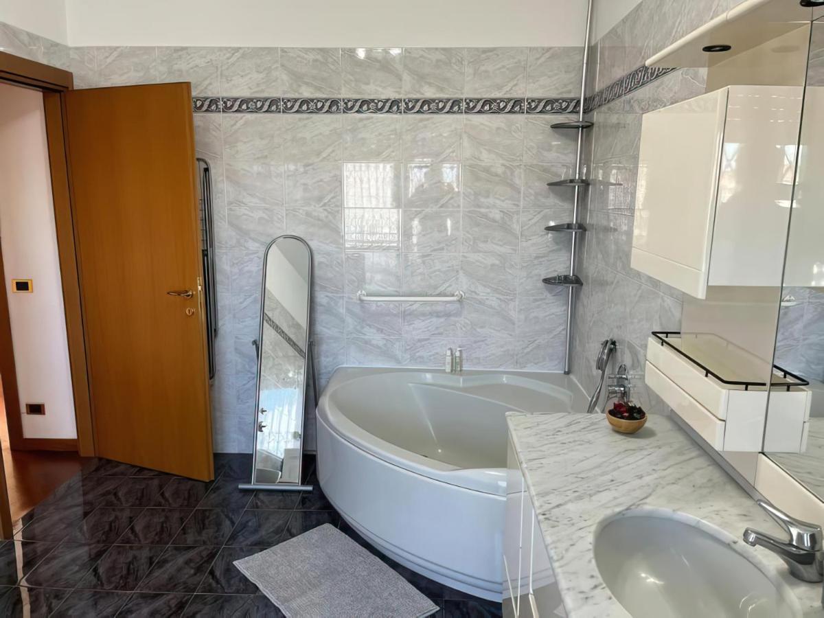 Al54 Apartment Милано Екстериор снимка